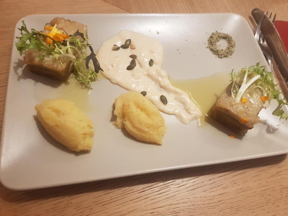 Kyriad - Aéroport 3*