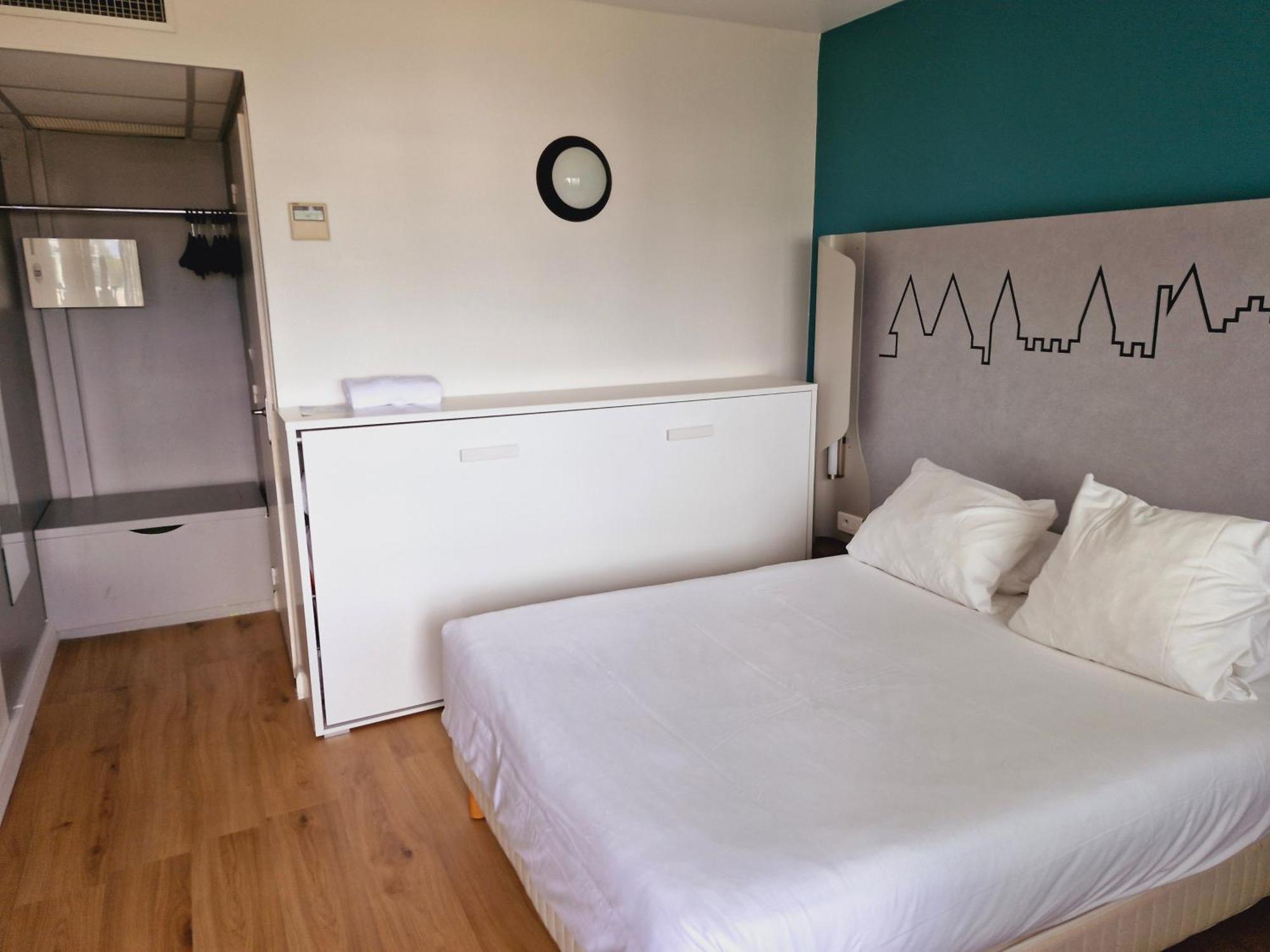 Hotel Kyriad - Aéroport 3*